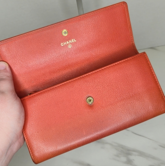 Chanel Camellia Flower Wallet - Picture 1 of 9